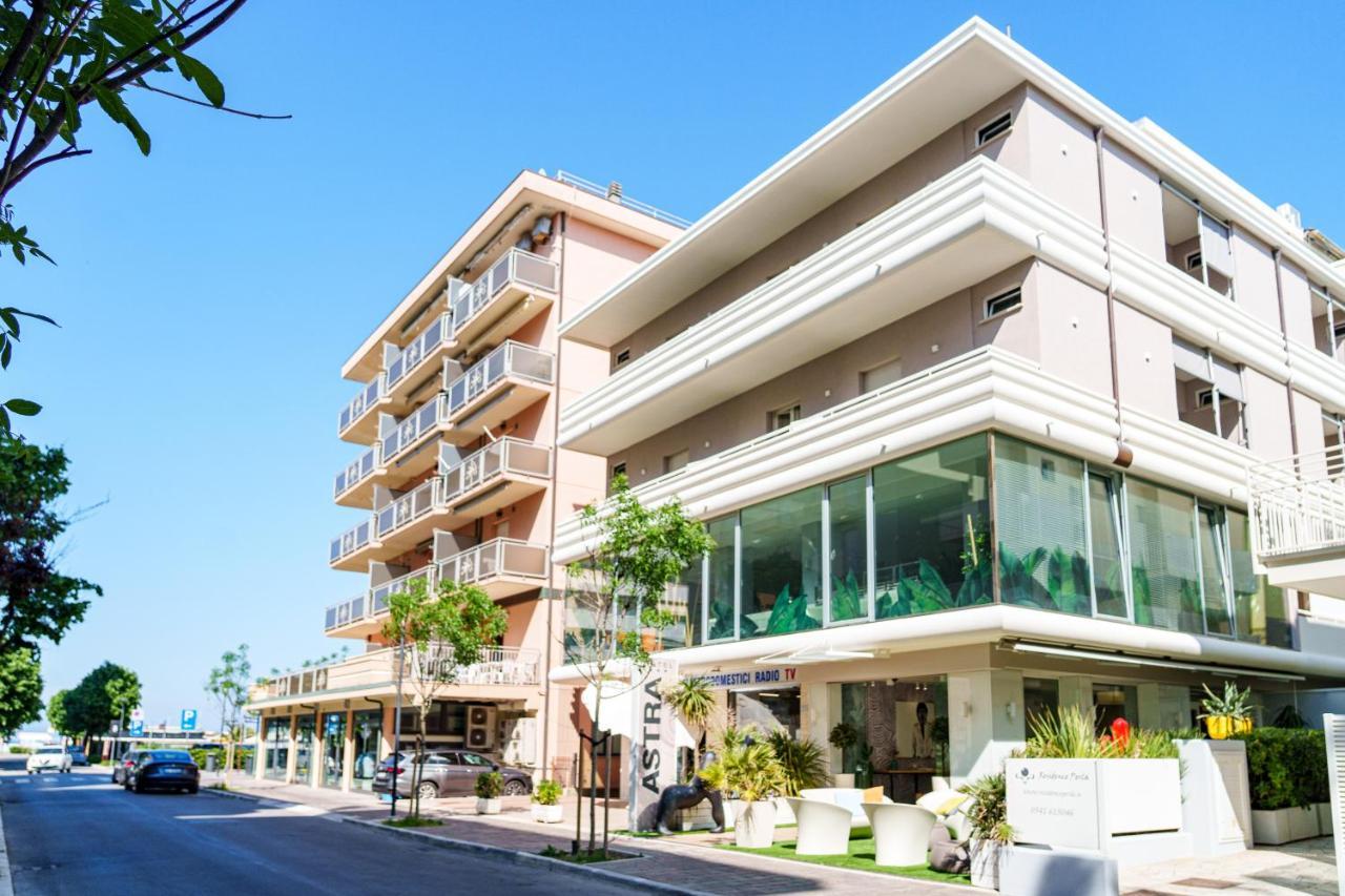Design Hotel Astra B&B Misano Adriatico Exterior photo